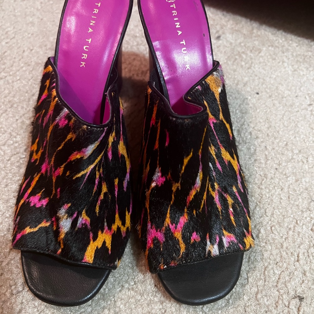Trina Turk Women’s Leopard Luxe Calf Hair Mule Heels Size 10